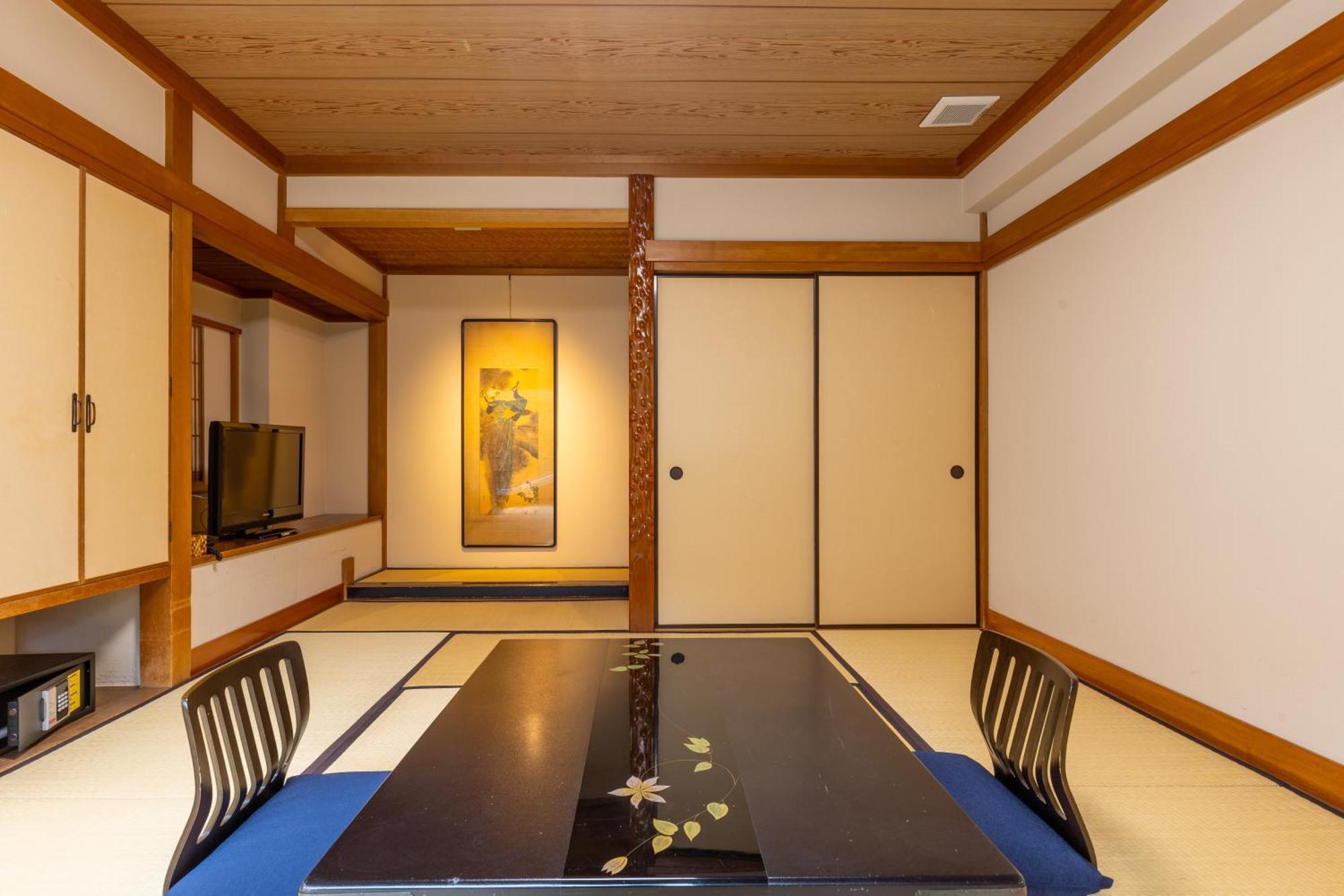 Japanese-Style Room