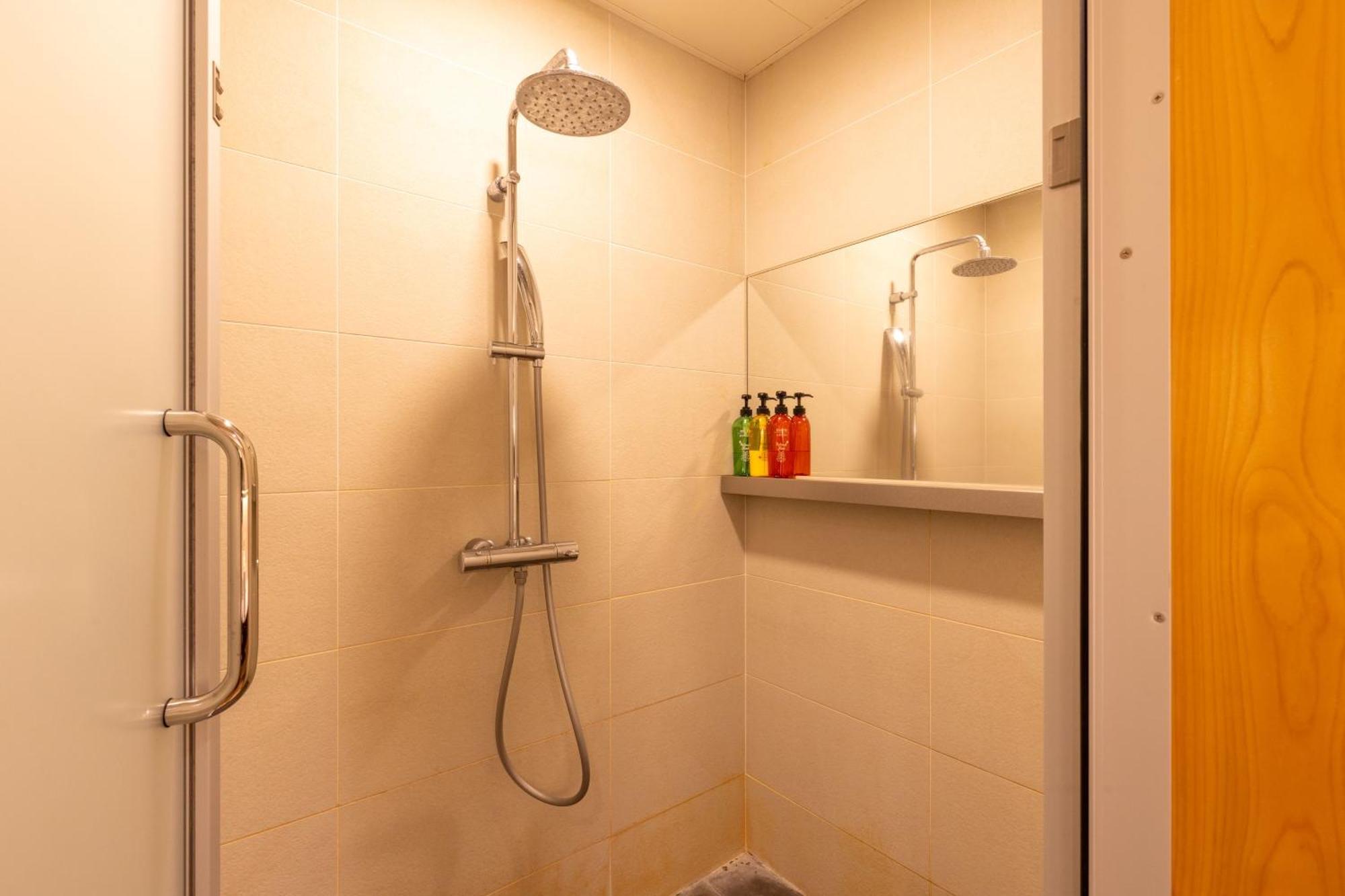 [Main Building] Japanese-Modern Twin Room Shower Booth Adults Only