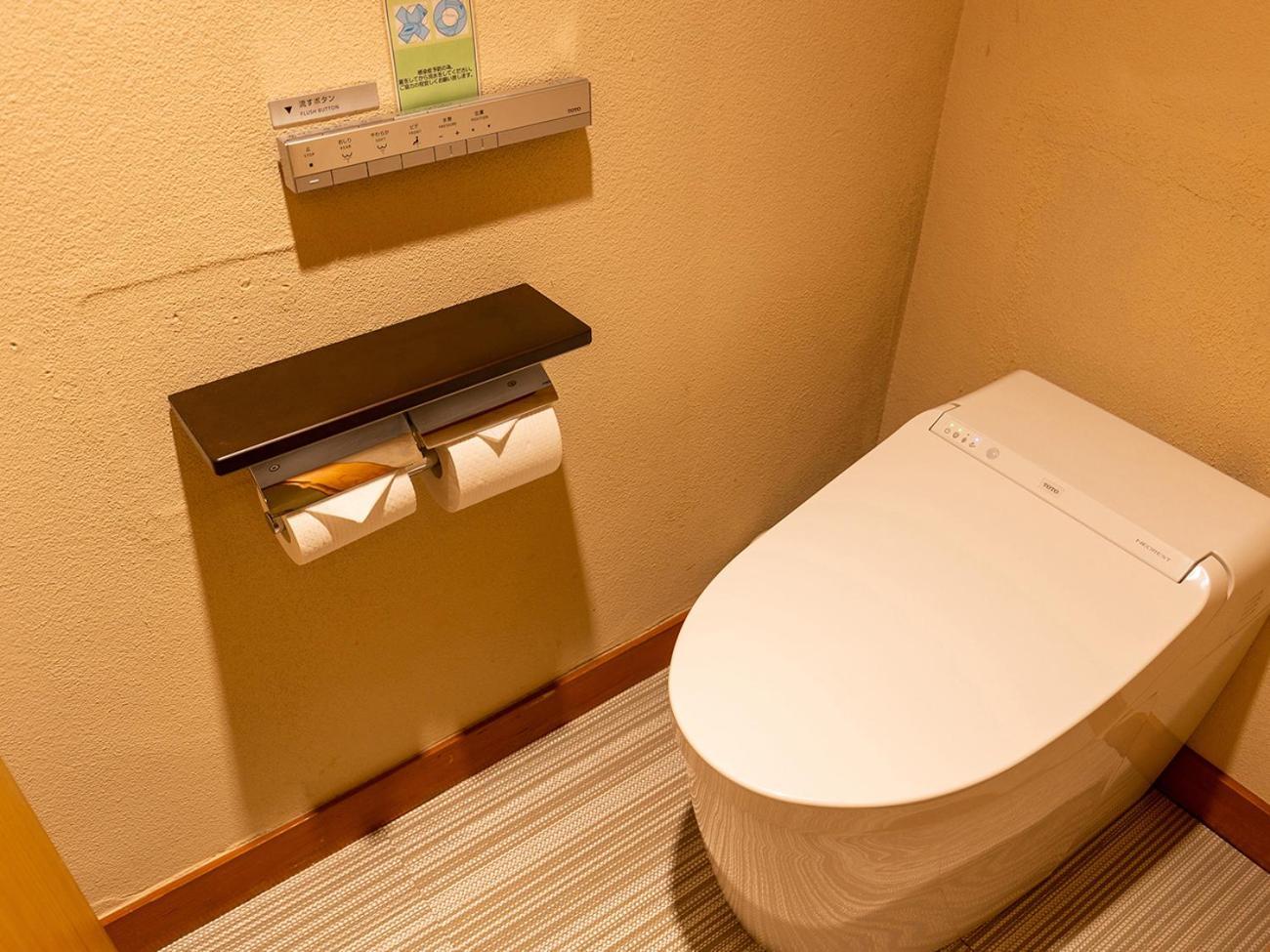 【池の棟】Japanese style room Garden Side Corner Room
